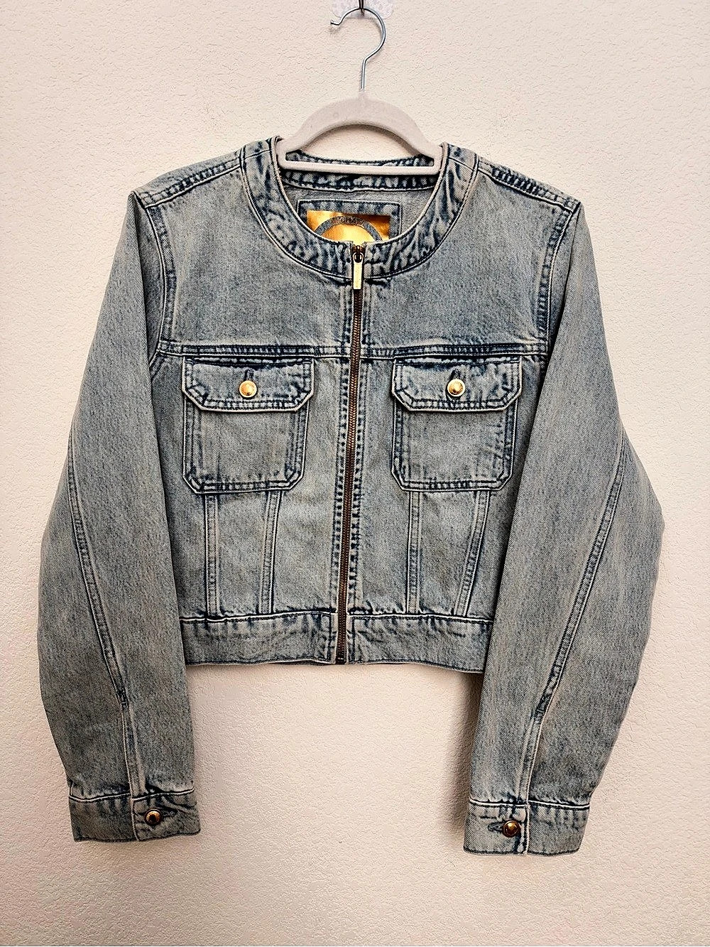 Michael Kors Gold-Zip Cropped Denim Jacket Light washed Blue Large